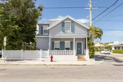 Image de Come stay in an amazing house close to everything! Duvall! North Seaport!