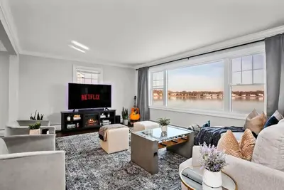 Image de Waterview House Walking Distance from Cove Beach