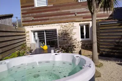 Image de Gîte jacuzzi privatif, 1km5 Mer