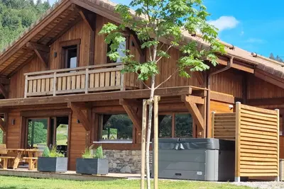 Image de Chalet haut de gamme Le Caribou, proche Gérardmer, vue exceptionnelle, jacuzzi.