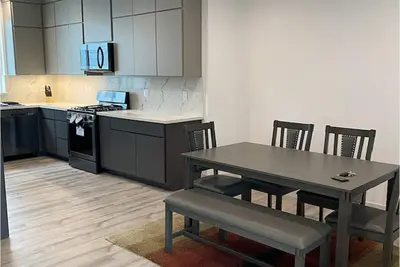 Image de Beautiful Modern Open Floor Plan 2 Bedroom 2 Bath