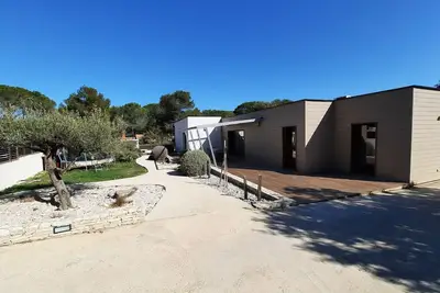 Image de Villa au calme avec piscine chauffée et spa