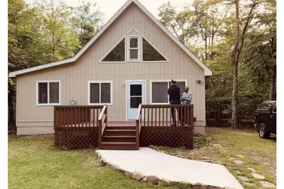 Image de Nice house with Deck. Community Pools & attractions!