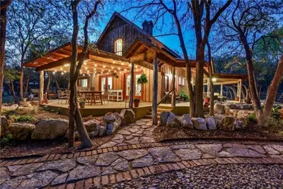 Image de Farmhouse❤40 acres❤hammocks ❤wrap-around porch