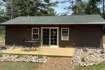 Image de Newly Renovated Cabin (dog friendly)