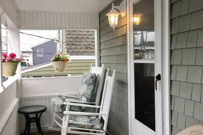 Image de The \"Aimee\" - Cute Cottage In The Desirable Island Section! Dog Friendly!