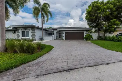 Image de Waterfront home w/pool in Pompano Beach