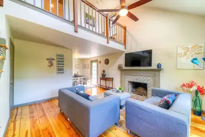 Image de Cheerful 3 bedroom Cape, central to everything