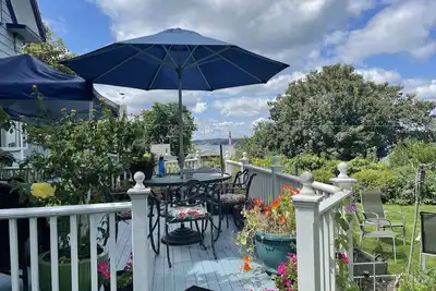 Image de Harbor View House, Walk to Beach, Sunsets from Deck