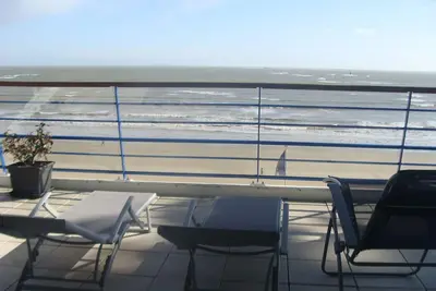 Image de Apartment 2 to 5 P Facing The Sea Benoit Beach