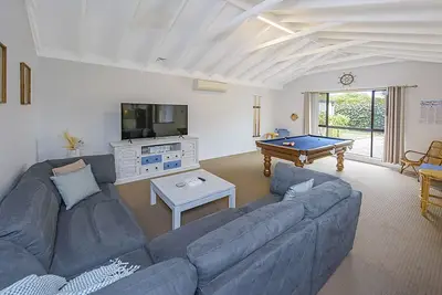 Image de Slice of Geographe - Pool table, Dart Board, WiFi. 400m to the Beach
