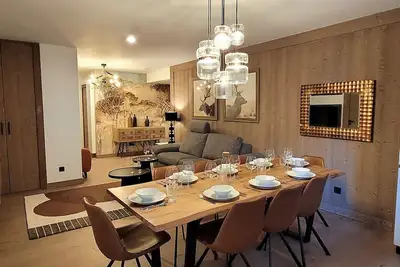 Image de Appartement central tout confort avec grande terrasse, Wifi, Parking, 8 personnes