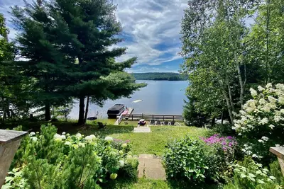Picturesque Paint Lake Cottage, Muskoka