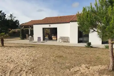 Image de Calme et Sérénité : Maison avec jardin paisible