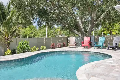 Image de Villa Verde - Newly Renovated in 2022, Private Heated Pool, 10 Min to Anna Maria