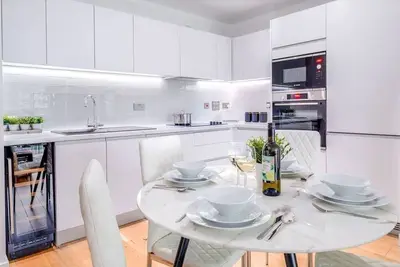 Image de Pluxa Moonstone Metropolis ***** Luxury Getaway in Birmingham City Centre