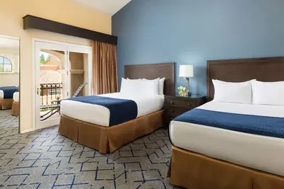 Image de Explore the Wild West! Mountain Views, Pools, Short Drive to Camelback Mountain!