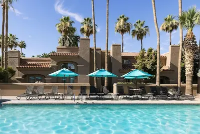 Image de Tons of On-site Activities! 5 Pools, Tennis, Spa, Hiking Trails, Free Parking!