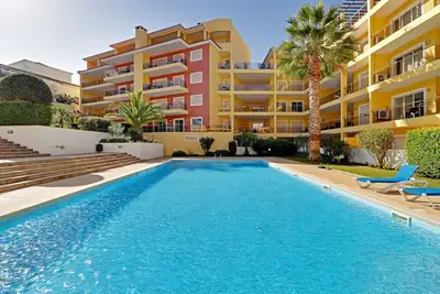 Image de Lagos Balcony With Pool by Homing