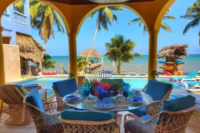 Image de Luxury Beach Front Pool villa