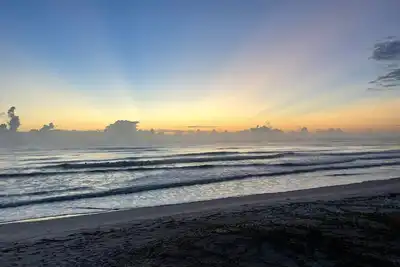 Image de Serenity One  Oceanfront Good Morning Sunrise!