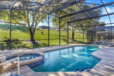 Image de Spacious family friendly seven bedroom Villa minutes to Disney