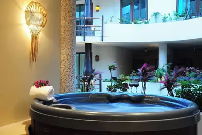 Image de Winner of Top 25 in Luxury All  Mexico- Oceanfrt- 2/2 Beach Club #49