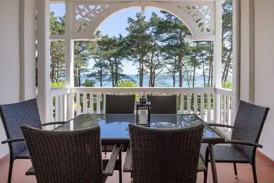 Image de Apartment with sea view, 2 bedrooms and balcony