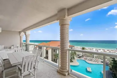 Image de 🏖 Beach Club Resort~ Beachfront 3br~ Gulf front balcony + Grill
