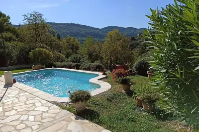 Image de Magnifique Villa avec piscine et vue montagne