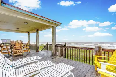 Image de SharkyFin's Ii - a comfy, 3 bedroom, 3 bath home that sleeps 9. .