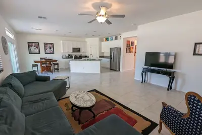 Image de River Close, Newer Home! Great Neighborhood Minutes from Laughlin! Close to all!