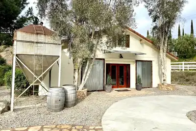 Image de Luxury Horse Barndominium Country Getaway