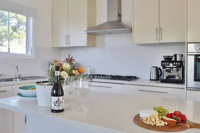 Image de Cheerful Cottage Perfect for groups - Pool Table, Fire pit, Wifi & Ac