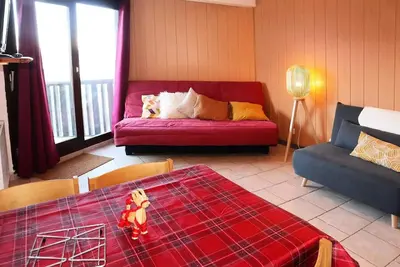 Image de Studio ausgestattet fĂĽr 4 Personen