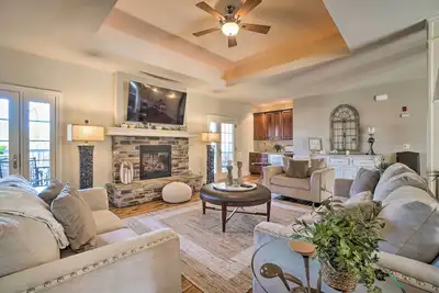 Image de Stunning Branson Villa w/ On-Site Golf Access