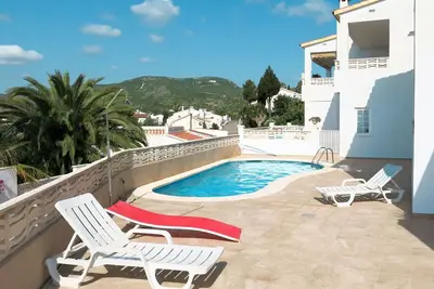 Image de Joli appartement pour 4 personnes avec Wifi, piscine, Tv, terrasse, animaux admis et parking