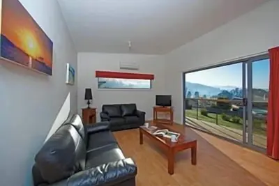 Sunrise Cottage, Huon Valley