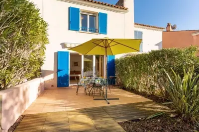 Image de Le Mas d'Esquières 16 by Interhome