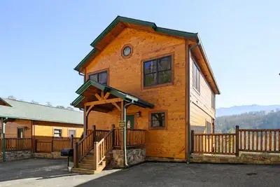 Image de Orso’s Lodge~3 min to Dwntn 15 to Pf~Views🌄~Theater