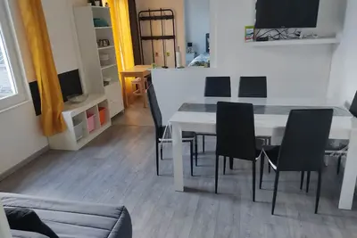 Image de Appartement refais à neuf ds maison de maître, très proche du centre ville