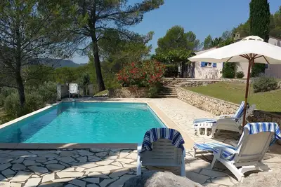 Image de Villa moderne avec piscine à Salernes en France