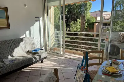 Appartement Climatisé 2 Pièces, 4 Couchages, à Fréjus, Proche Plage et Commerces, Parking Sécurisé