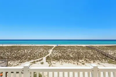 Image de Gorgeous 3 bedroom, 2. 5 bath gulf front townhome on Navarre Beach