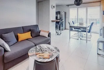 Image de Magnifique appartement lumineux avec piscine et grande terrrasse 28 m². Wifi
