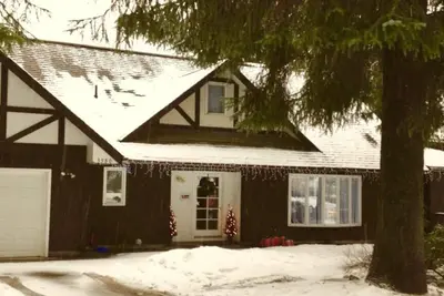 Image de Grandma's House - Large Home - Discount On Tours!