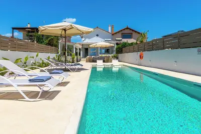 Image de Ammos Beach House - Quatre Chambres Villa, Couchages 8