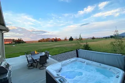 Image de Golf Course Home With Hot Tub and Stunning Mountain Views