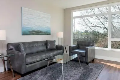 Image de Luxury 2br | Work From Home | Downtown Mountain View