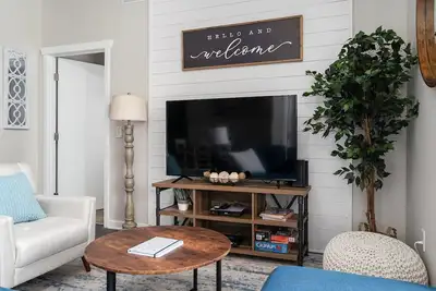 Image de 💎Newly Remodeled - along Tart Trail mins from ❤️dwtn & Beach